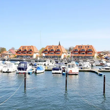 hafennahe Ferienwohnung mit Balkon und Meerblick - Hafenhäuser Wiek Wohnung 05 Apartment Wiek auf Rügen