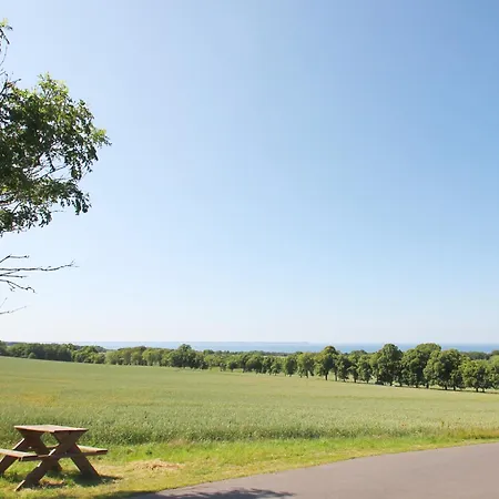 hafennahe Ferienwohnung mit Balkon und Meerblick - Hafenhäuser Wiek Wohnung 05 Apartment Wiek auf Rügen